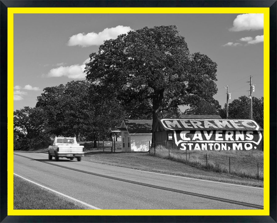 USA, Oklahoma, Route 66, Twin Oaks nr, Chandler, 'Meramec Barn' advertising Meramec Caverns in Missouri (RF)
